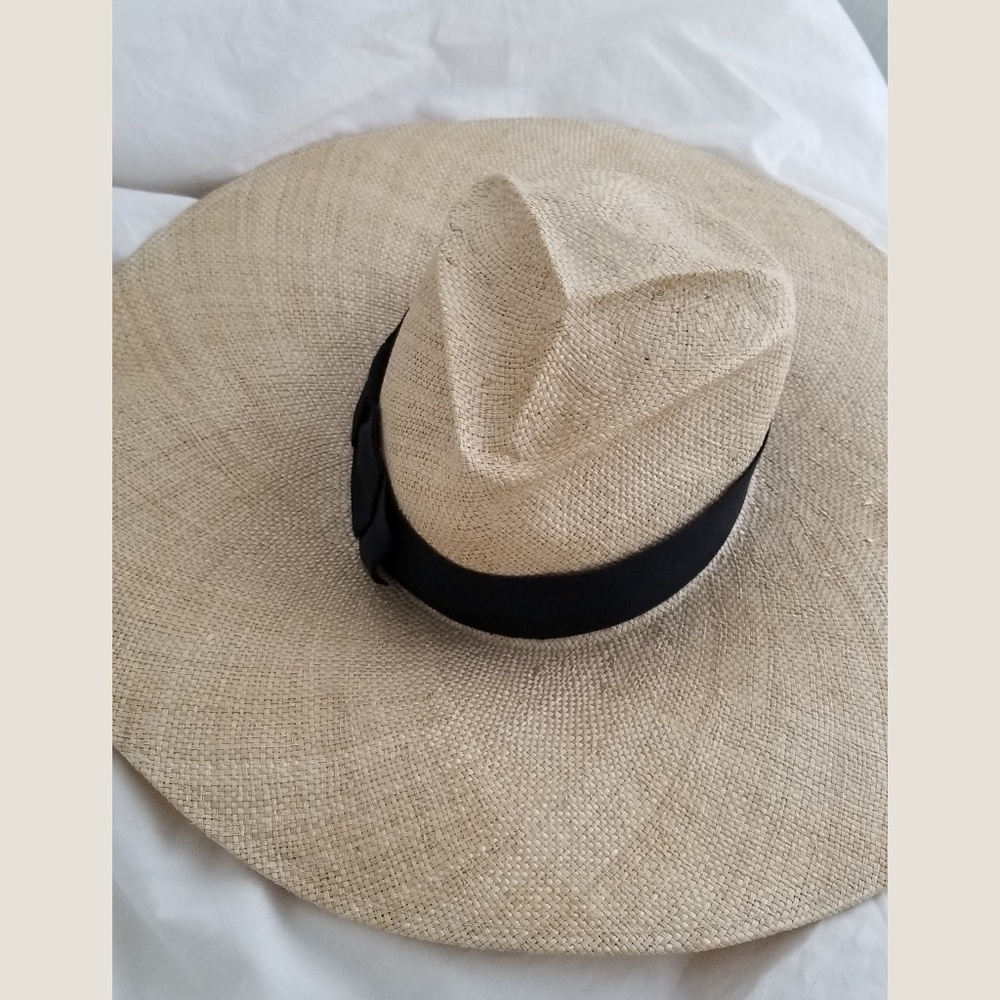 Gladys Tamez Millinery - The Wren Hat